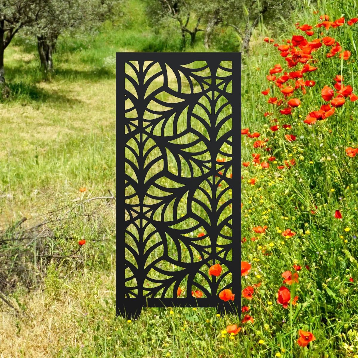 Black Leaf Pattern Decorative Garden Screen