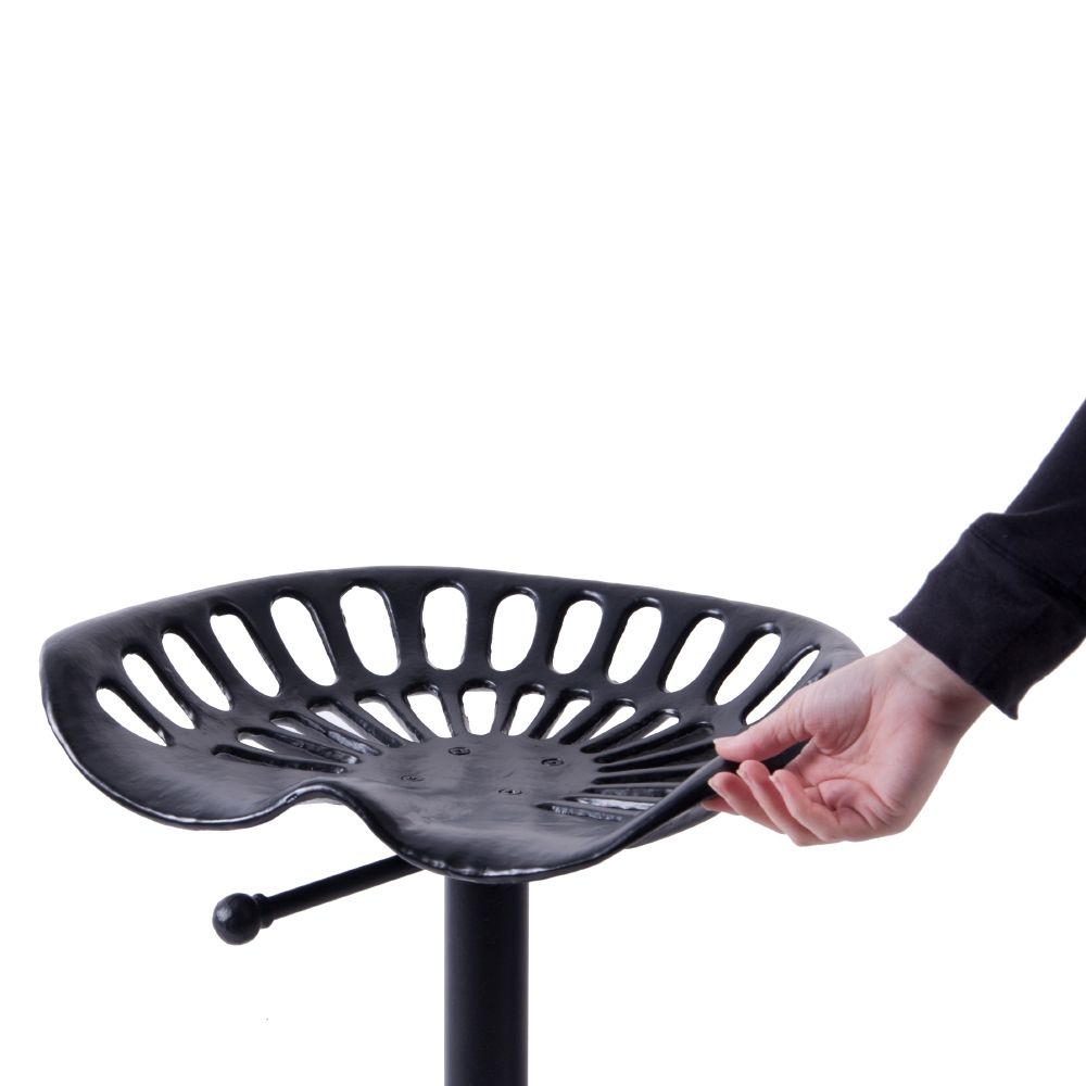 Iron tractor Seat To Scale
