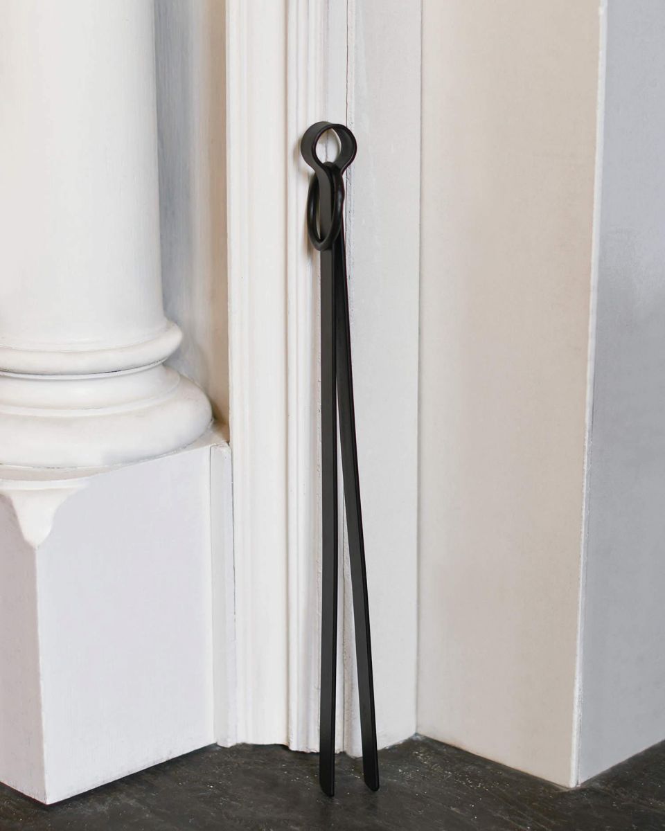 Black Simplistic Fireside & Firepit Tongs in Situ Black Simplistic Fireside & Firepit Tongs in Situ