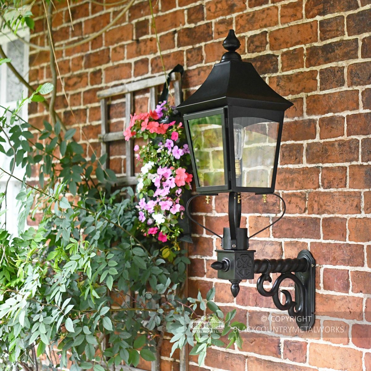 Black Victorian Wall Lantern And Bracket