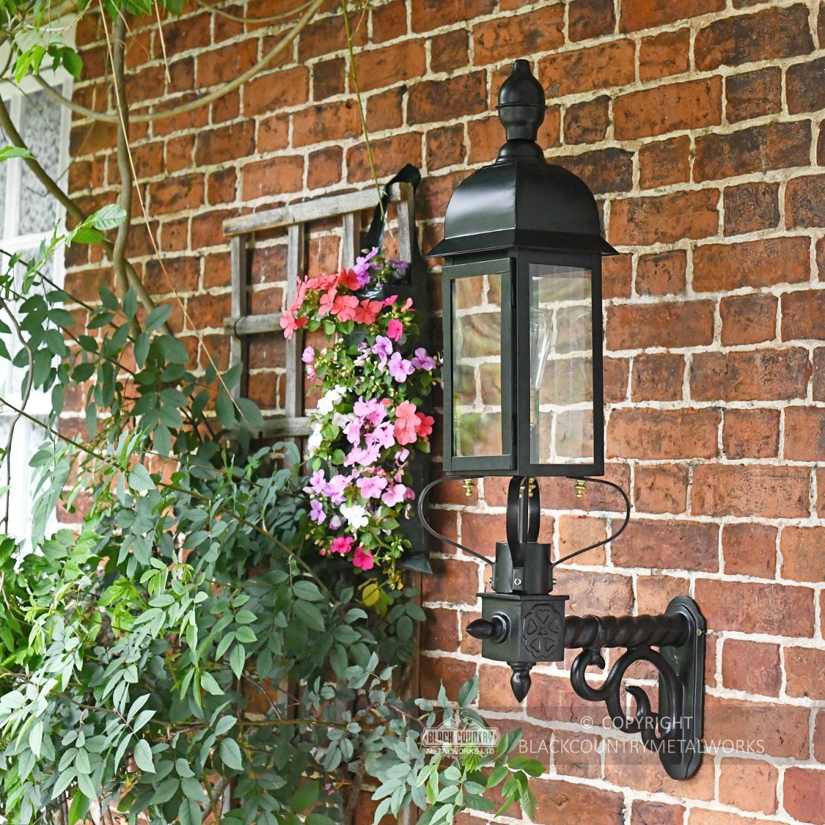 Black Victorian Wall Light and Ornate Scrolled Bracket Black Victorian Wall Light and Ornate Scrolled Bracket