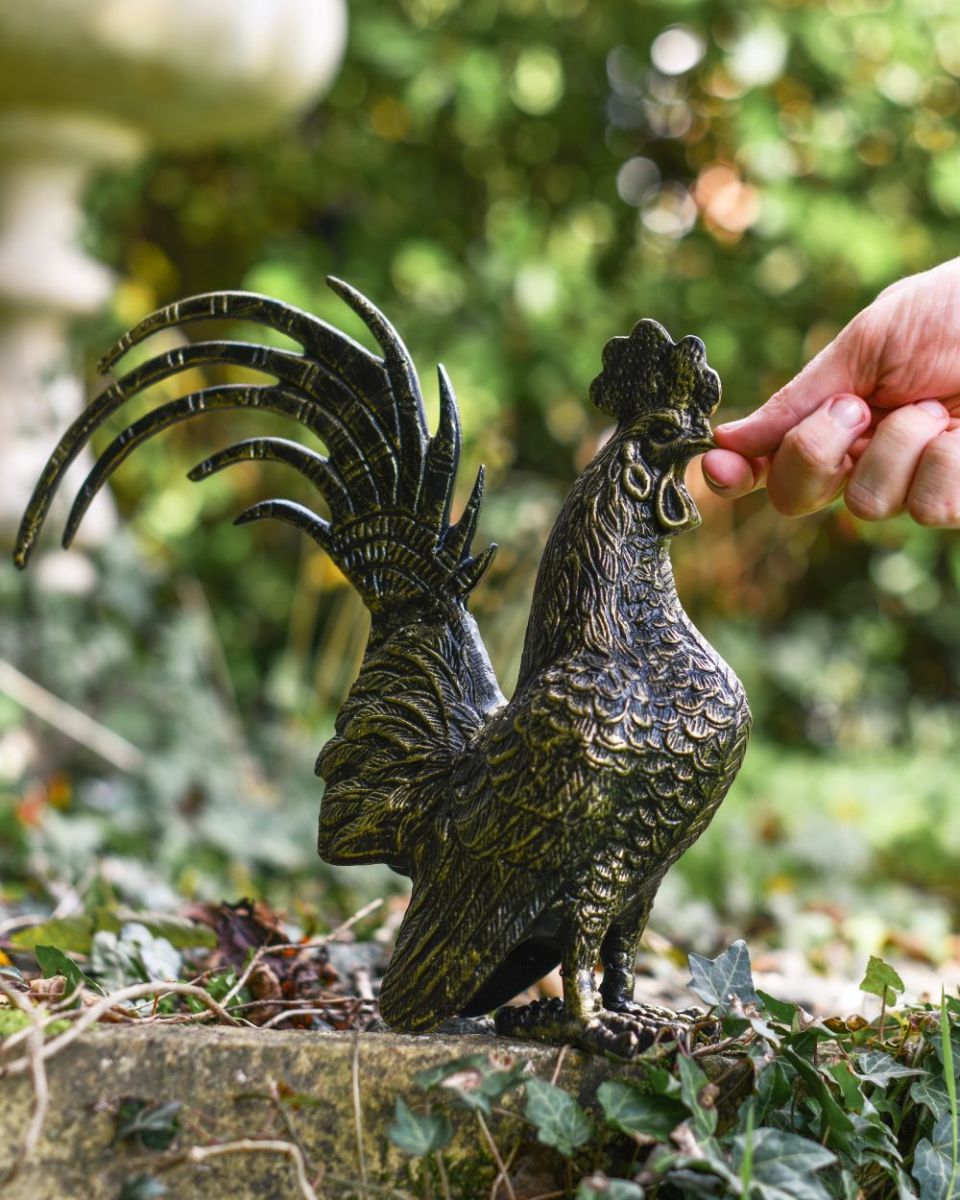 Scale image of black and gold rooster