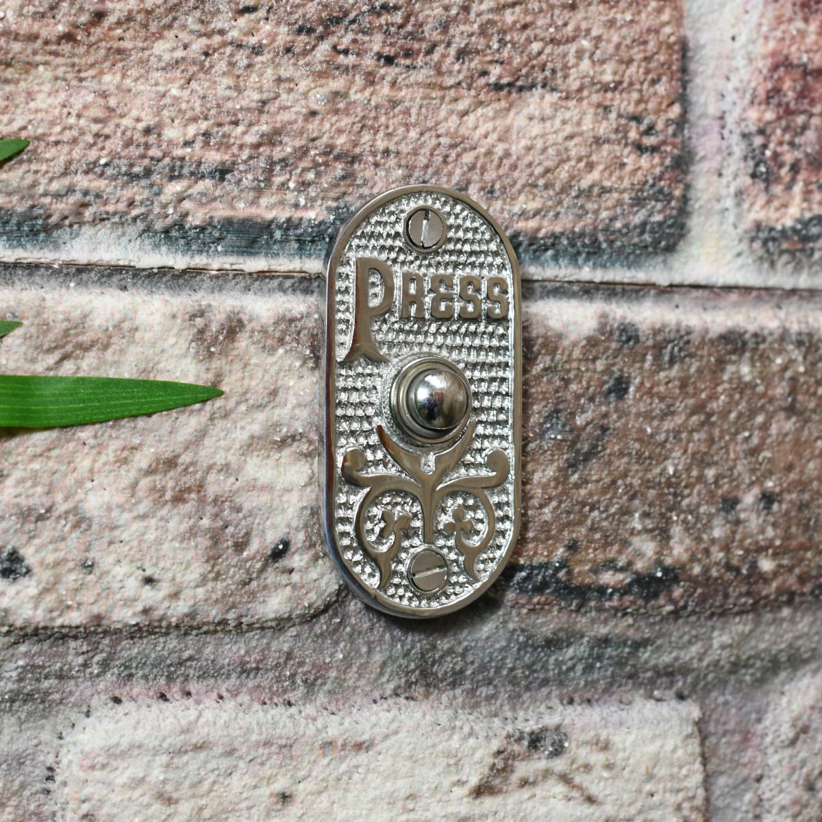 Traditional door chime for front door