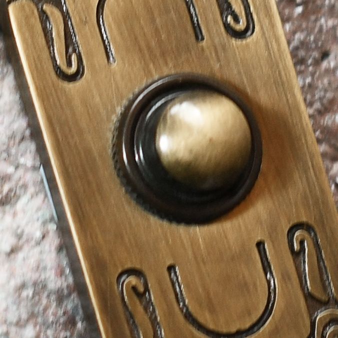 Detailed image of door bell button