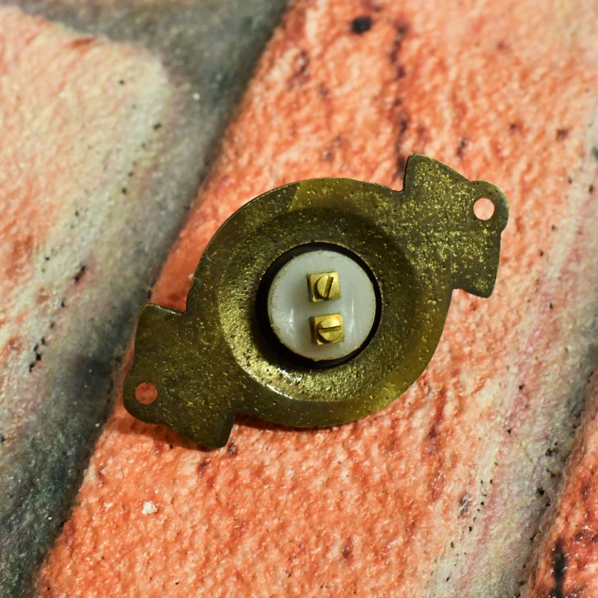 Back of door bell, terminals for wiring to chime