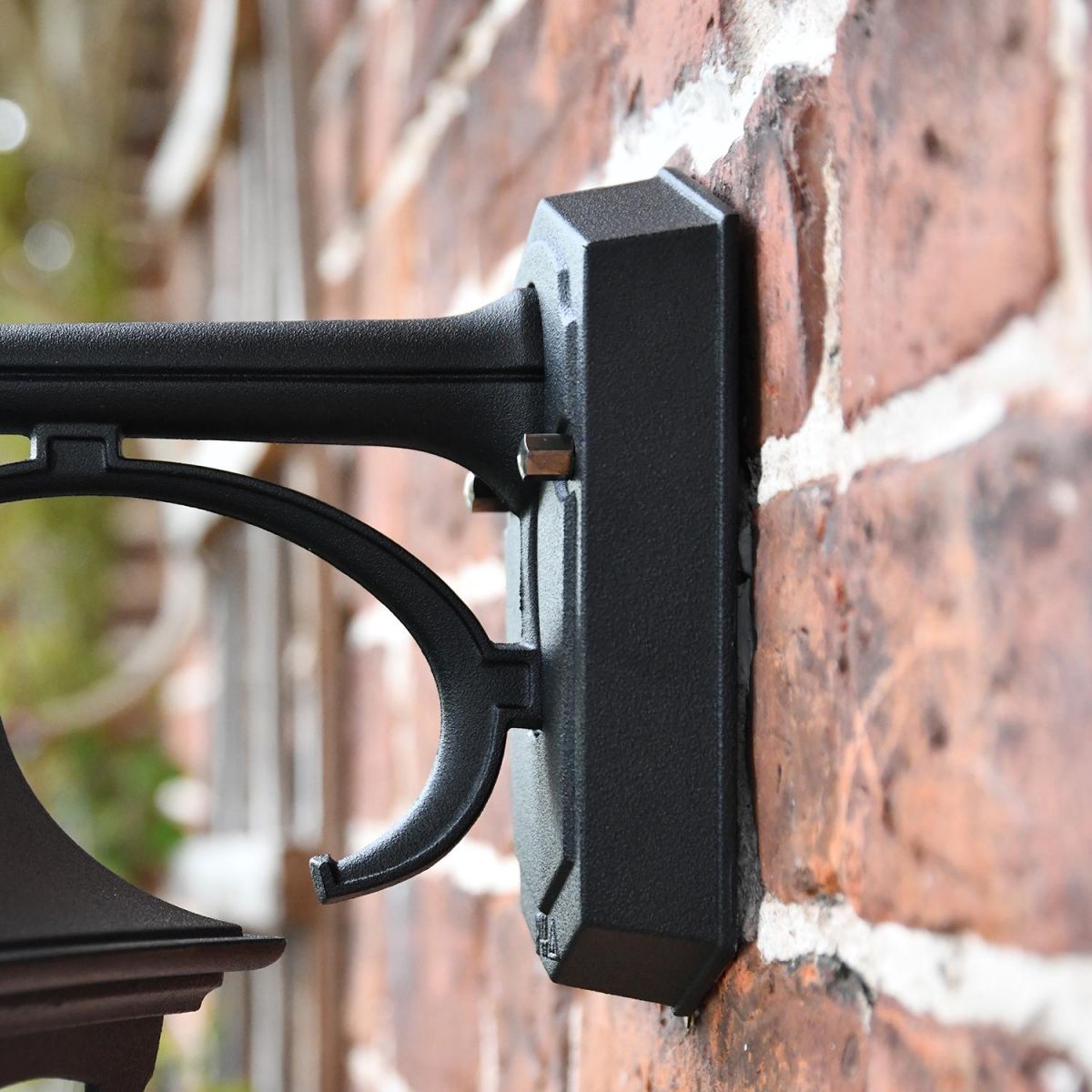 Close-up of the Base Plate of the Bracket