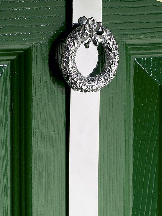 Wreath Design on the Wreath Hanger