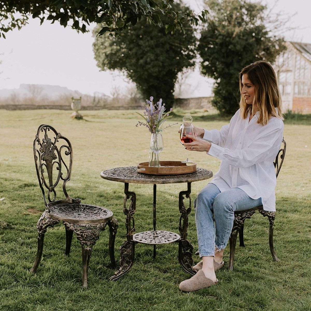 "Rosebud" Set in Brushed Gold in use