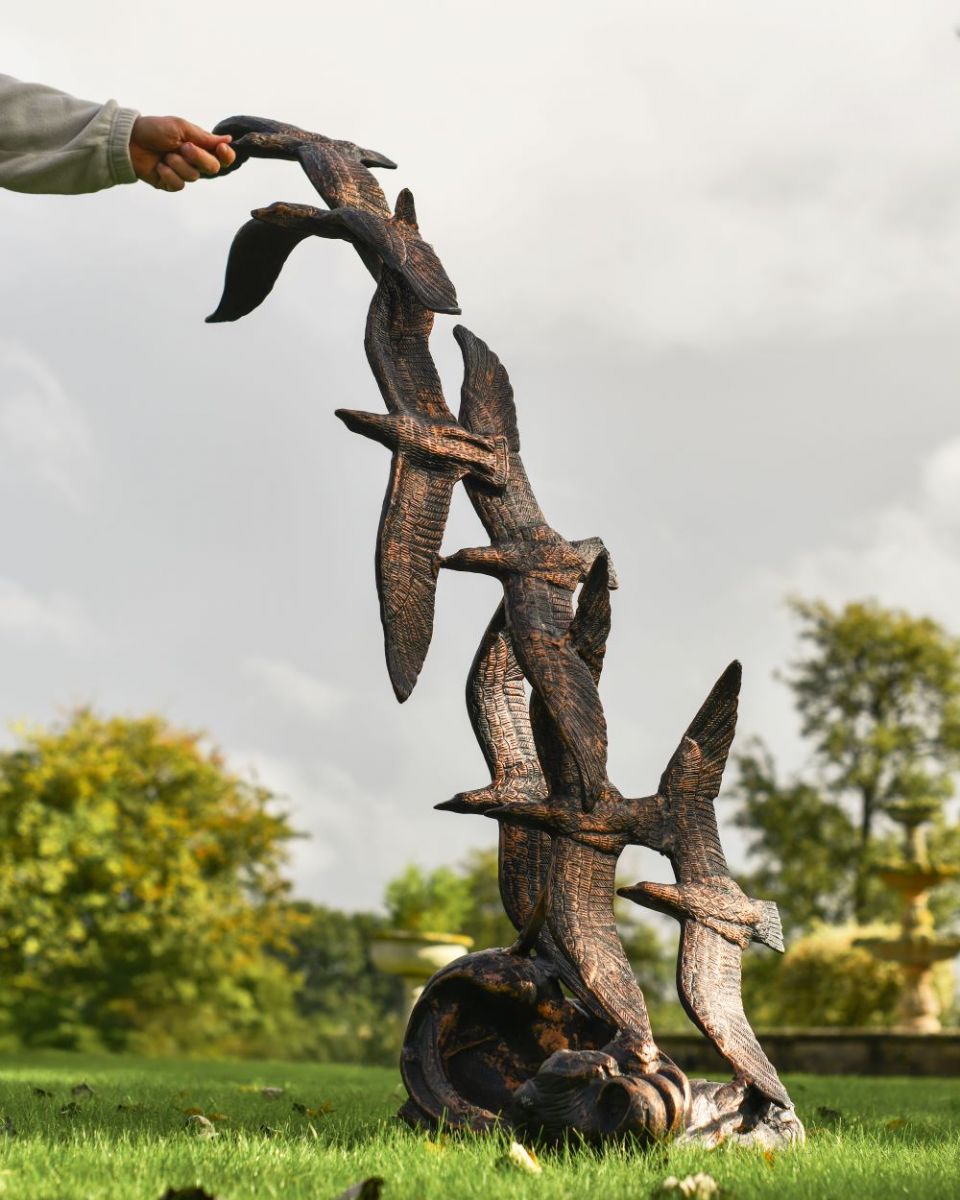 Scale image of seagull flock sculpture