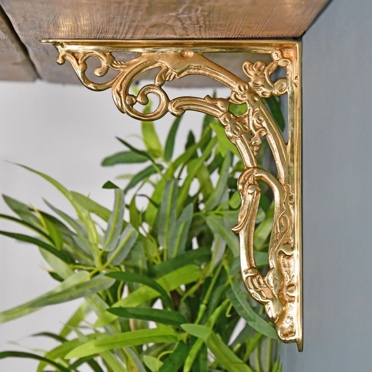Ornate “Victorian Amalina” Scroll Bracket in a Polished Brass Finish