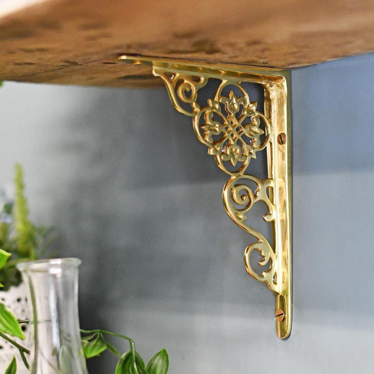 Ornate “Pittsburgh” scroll effect brass shelf bracket 18 x 13cm
