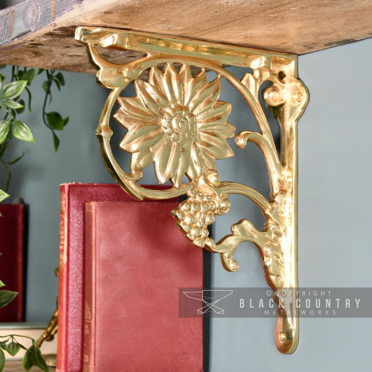Polished brass sunflower shelf bracket Polished brass sunflower shelf bracket