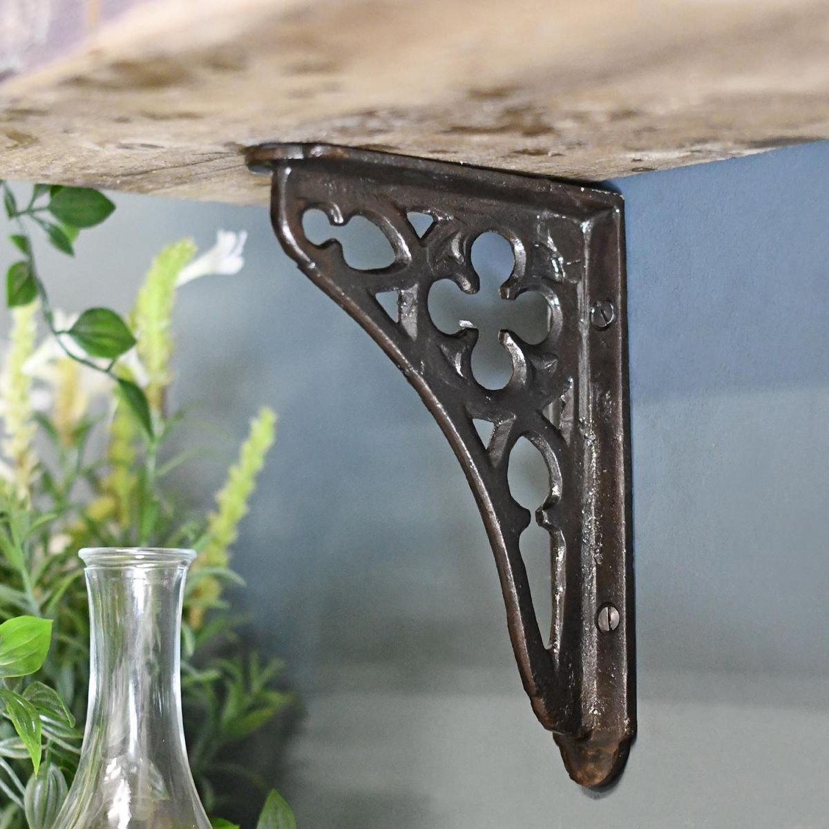 Cast Iron Coalbrookdale Shelf Bracket 18 x 13cm Cast Iron Coalbrookdale Shelf Bracket 18 x 13cm