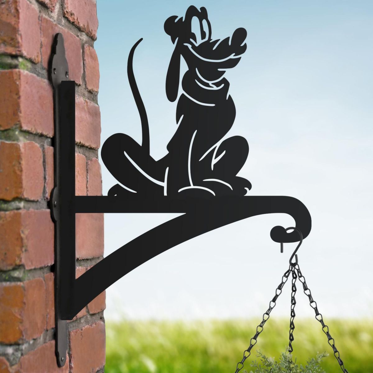 Cartoon "Bloodhound" Dog Hanging Basket Bracket in Situ