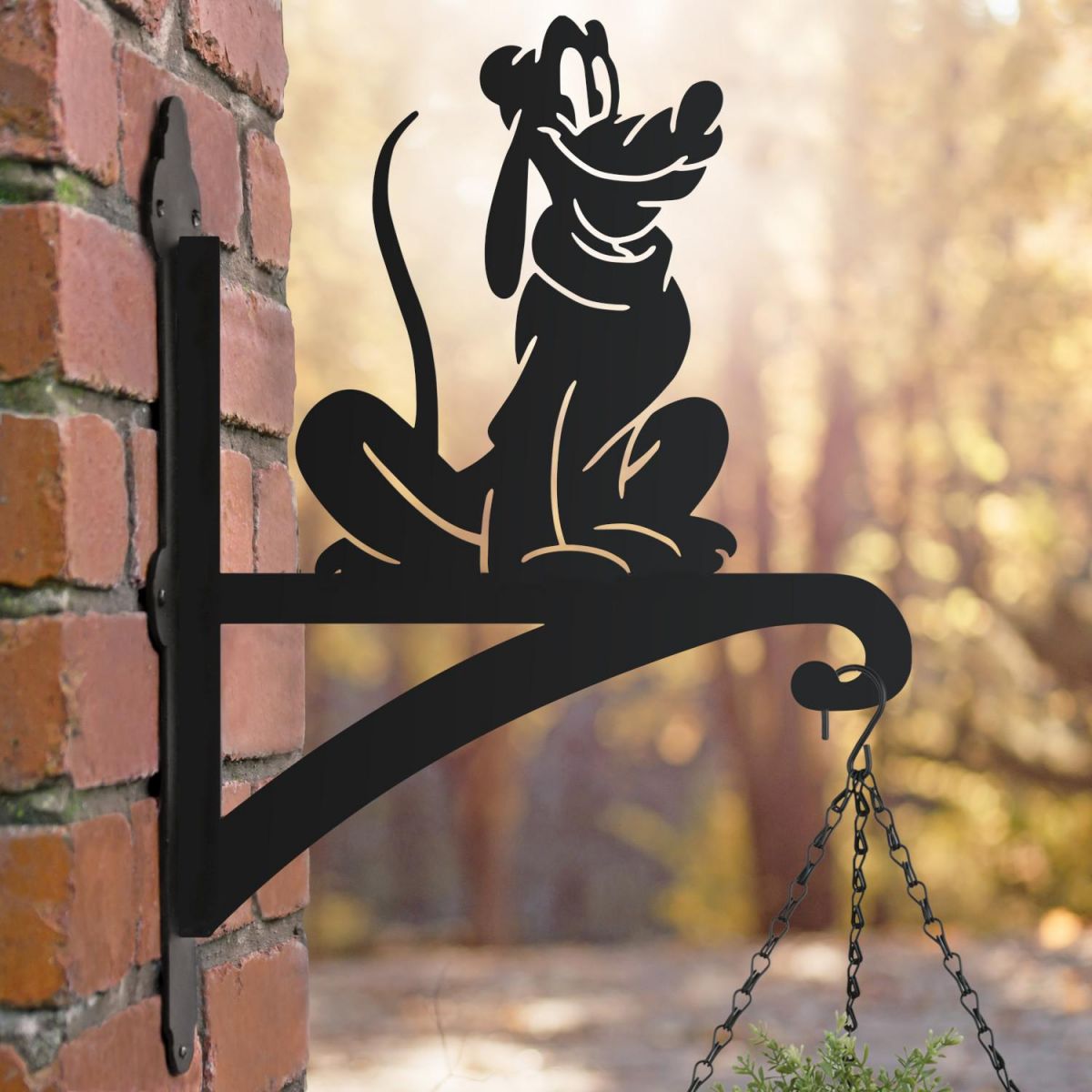 Hanging Basket Bracket with Cartoon "Bloodhound" Dog Motif