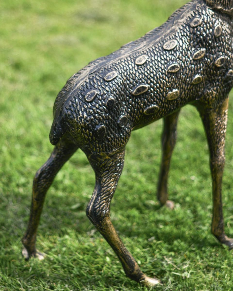 Close-Up of Cast Aluminium Antique Gold Finish