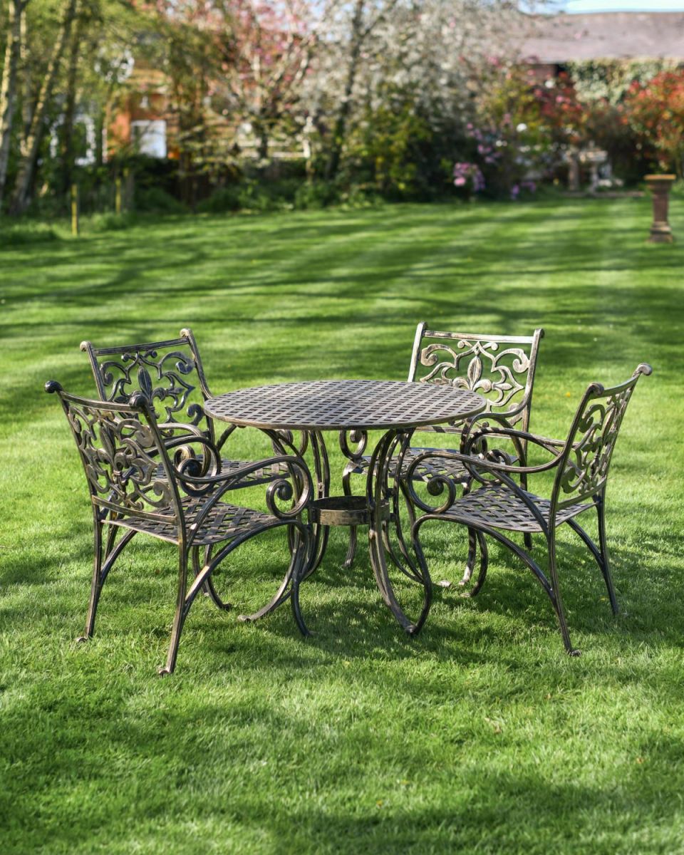 Cast Aluminium "Flourish" Fleur-de-Lys Four Seater Table & Chair Set in Situ