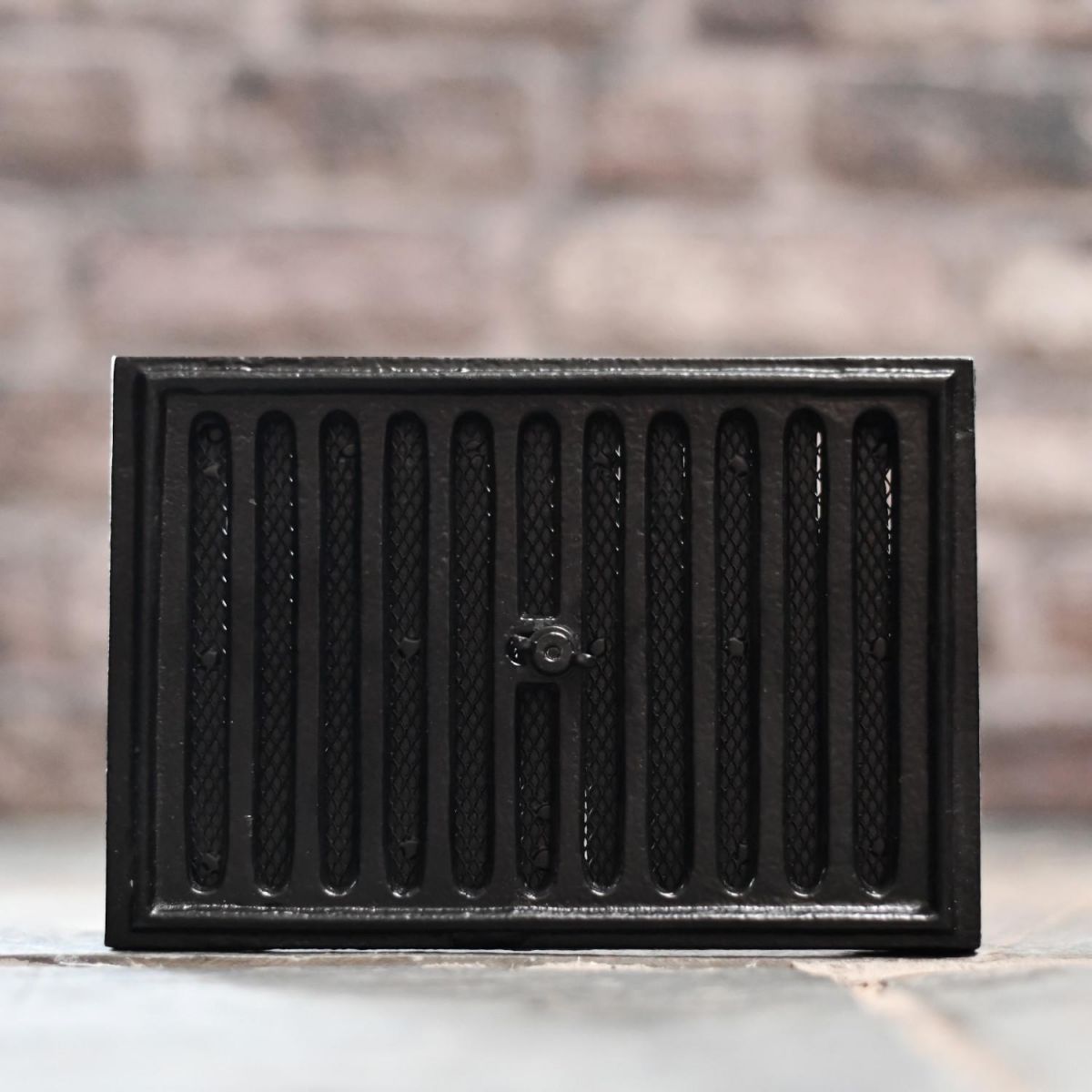 Cast Iron Adjustable Air Vent - 9" x 6" in Situ
