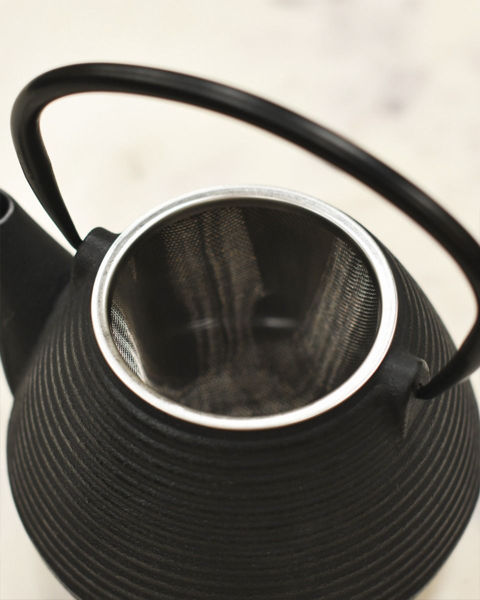 Metal Tea Infuser In Teapot 
