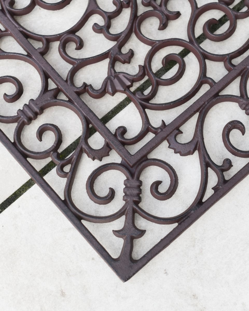 Cast Iron Handforth Ornate Fleur-de-Lys Door Mat Corner Close Up