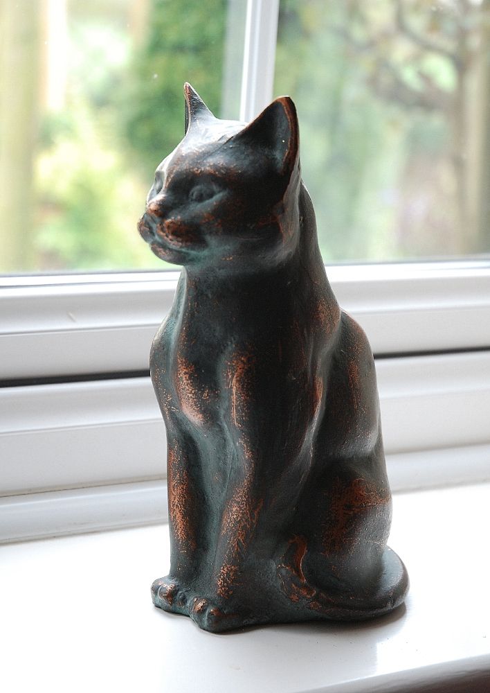 Cast Iron Sitting Cat 