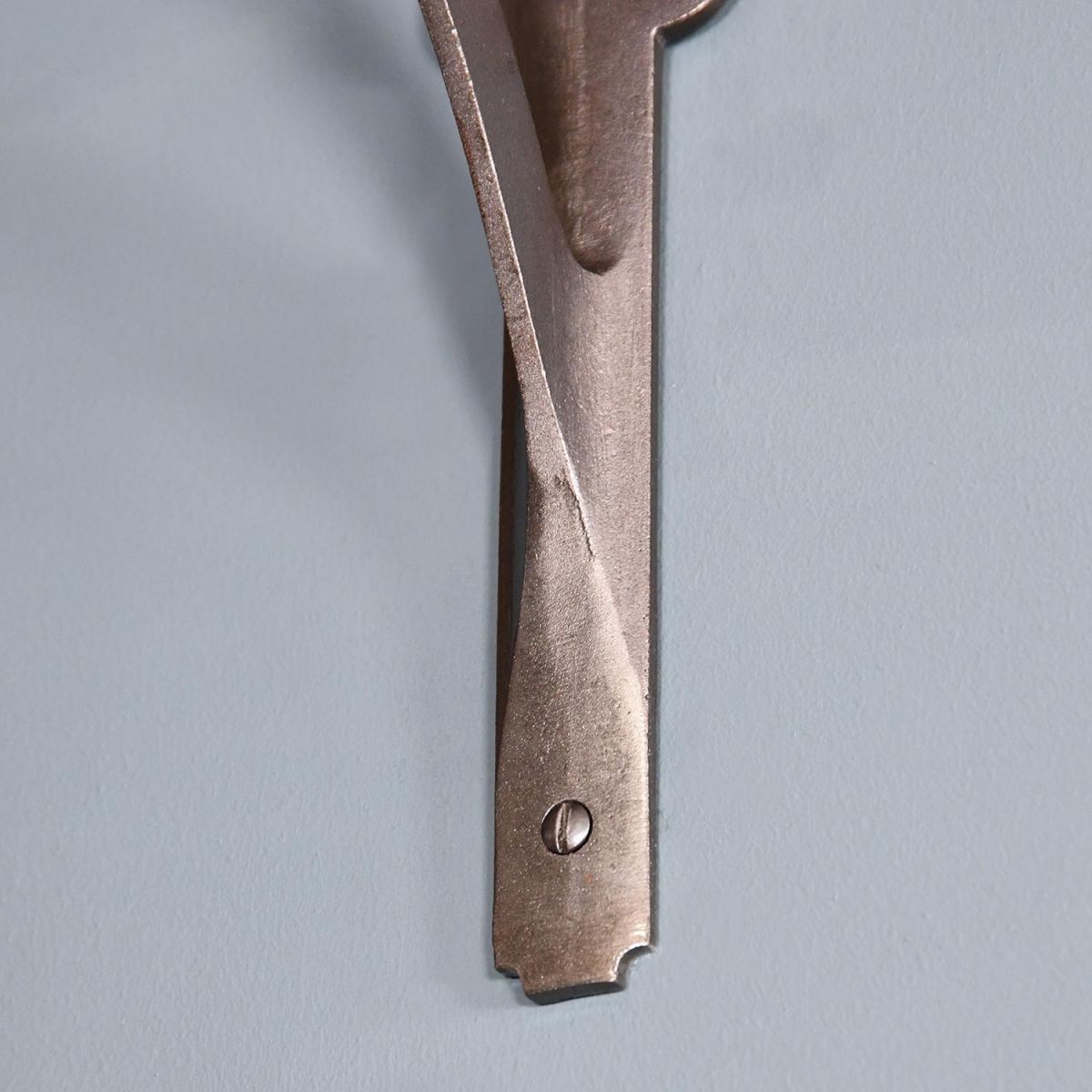 Close-up of the Natural Iron Finish Close-up of the Natural Iron Finish