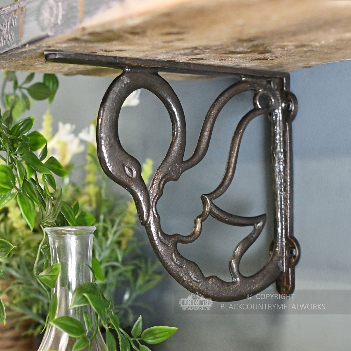 "Coscoroba" Cast Iron Swan Shelf Bracket 17 x 20cm "Coscoroba" Cast Iron Swan Shelf Bracket 17 x 20cm