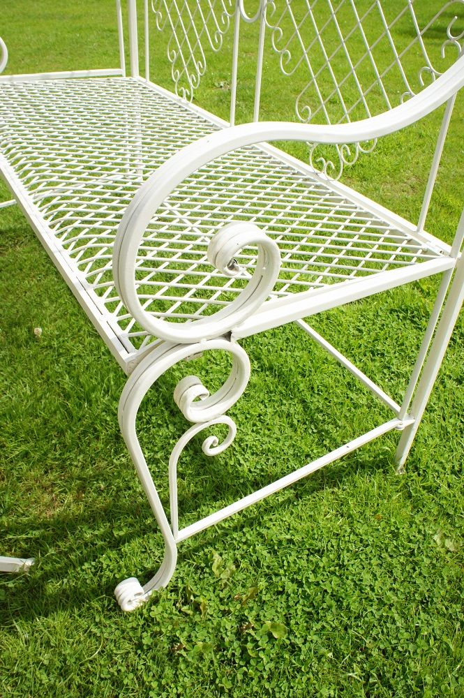 "Clancy Manor" Rose Arch & Dining Collection