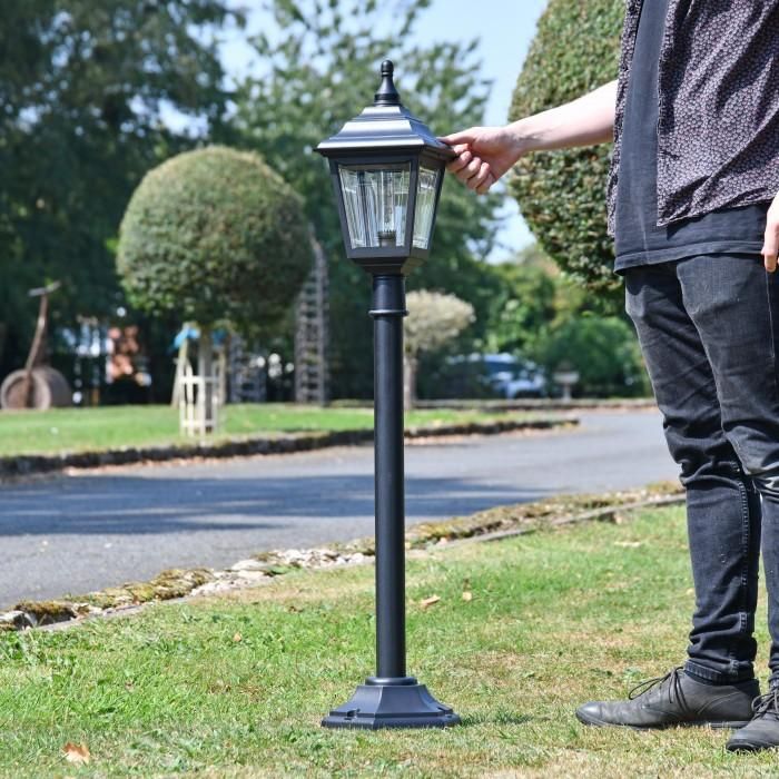 "Clifton" Miniature Lamp Post to Scale