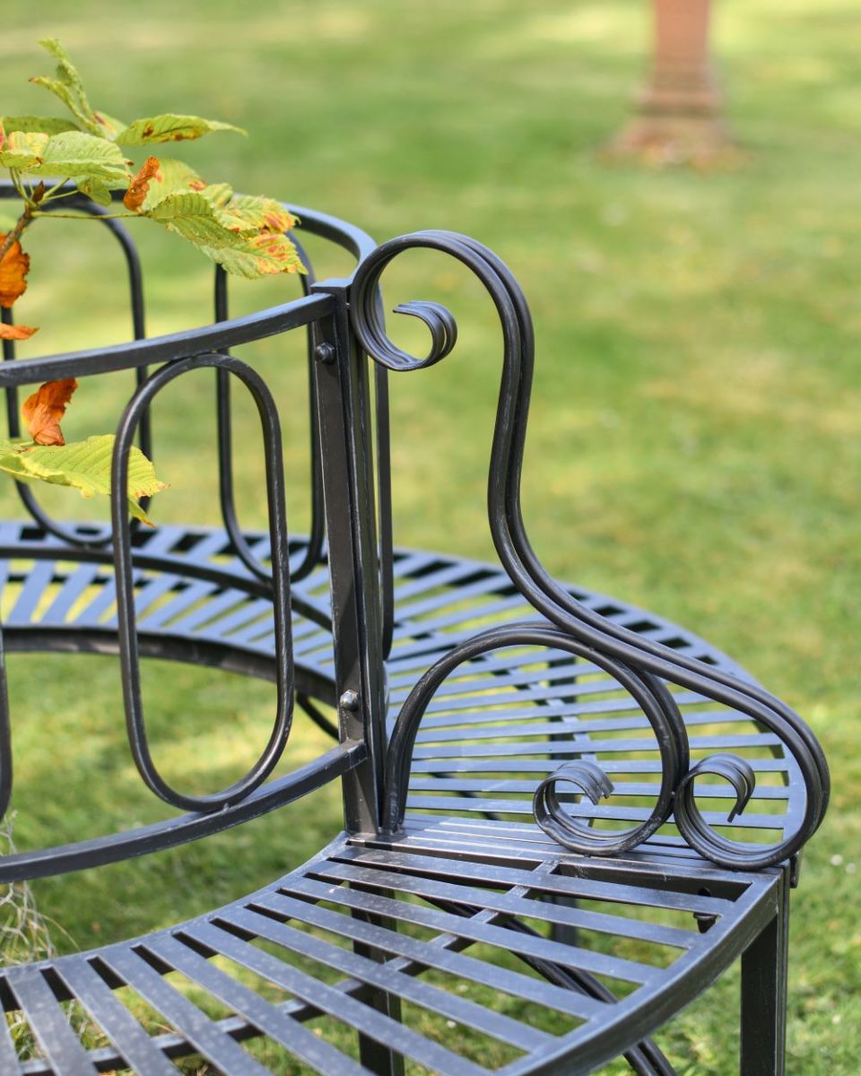 Close up of bench detailing