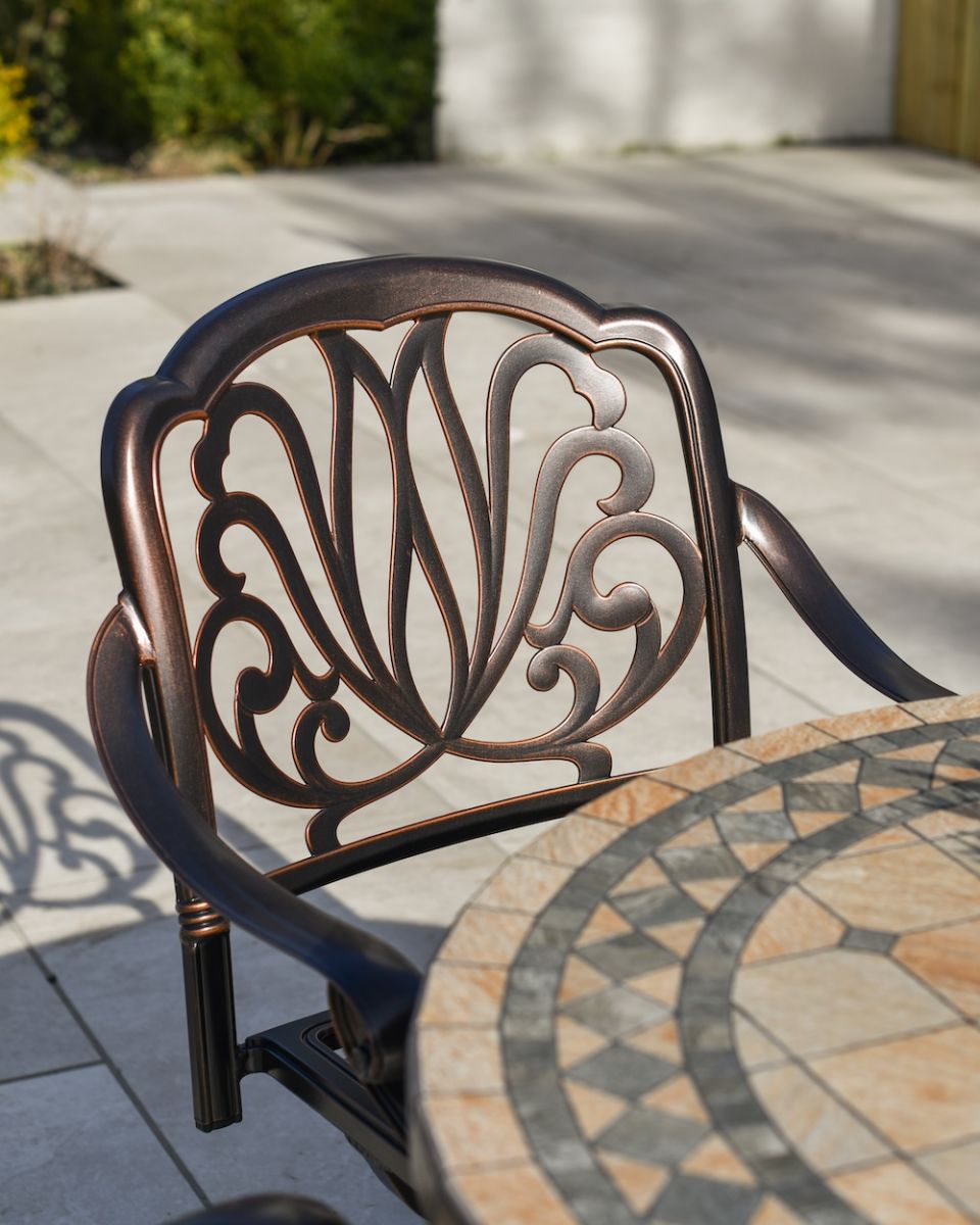 close up of seat detail on aluminium patio dining set