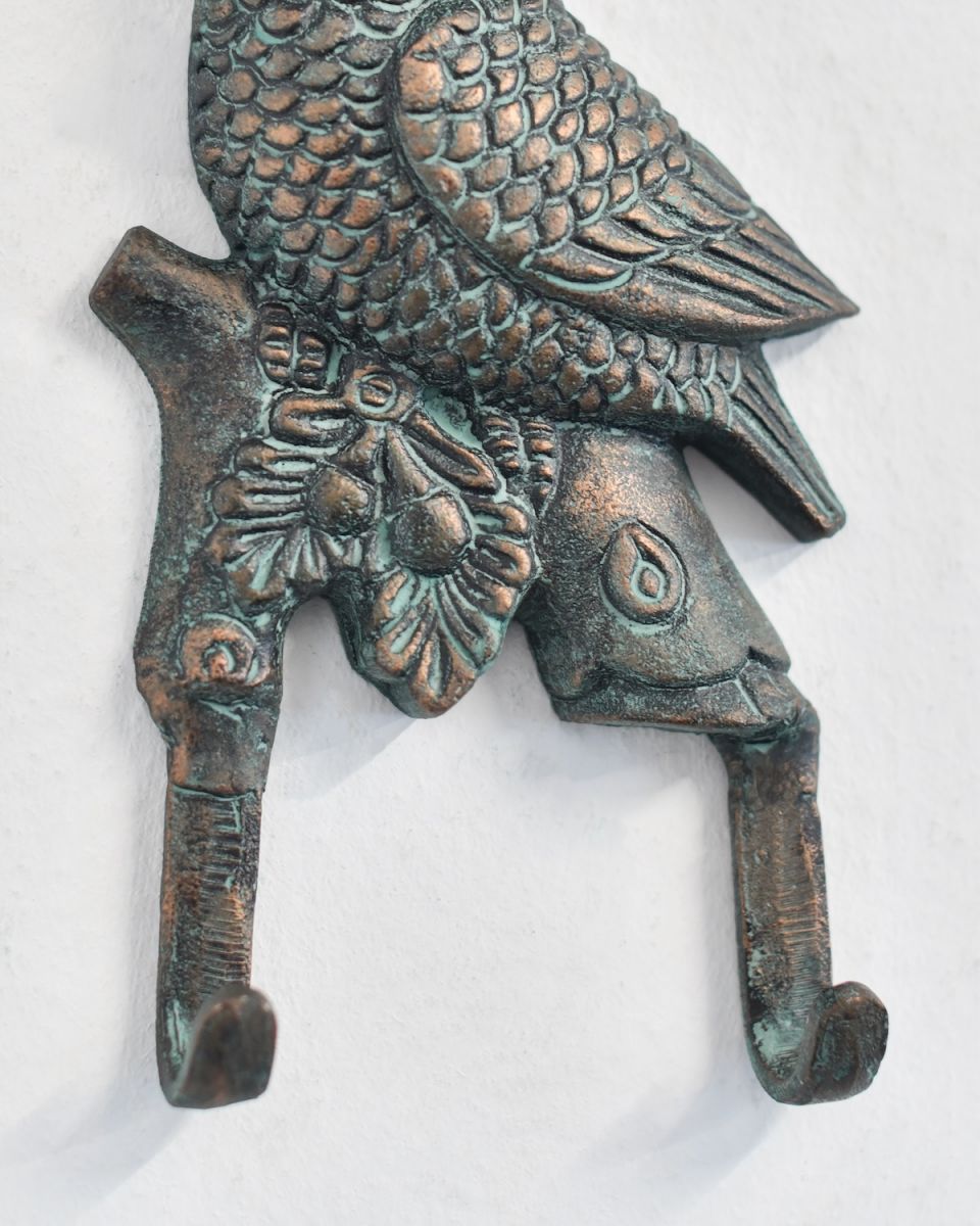 Front view of intricate detail on owl rustic charm coat hook