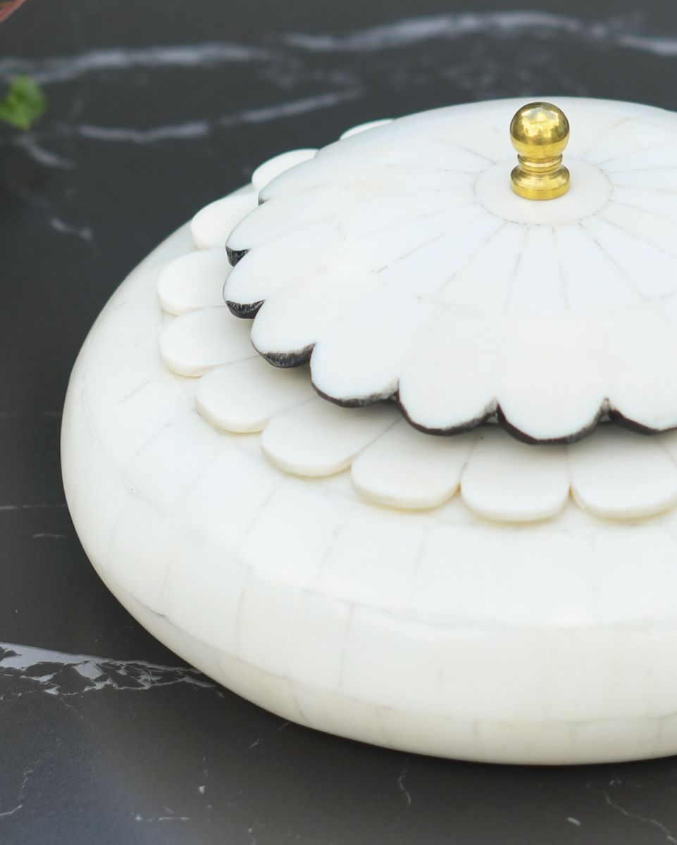 Close up of intricate scalloped edge detailing on jewellery box