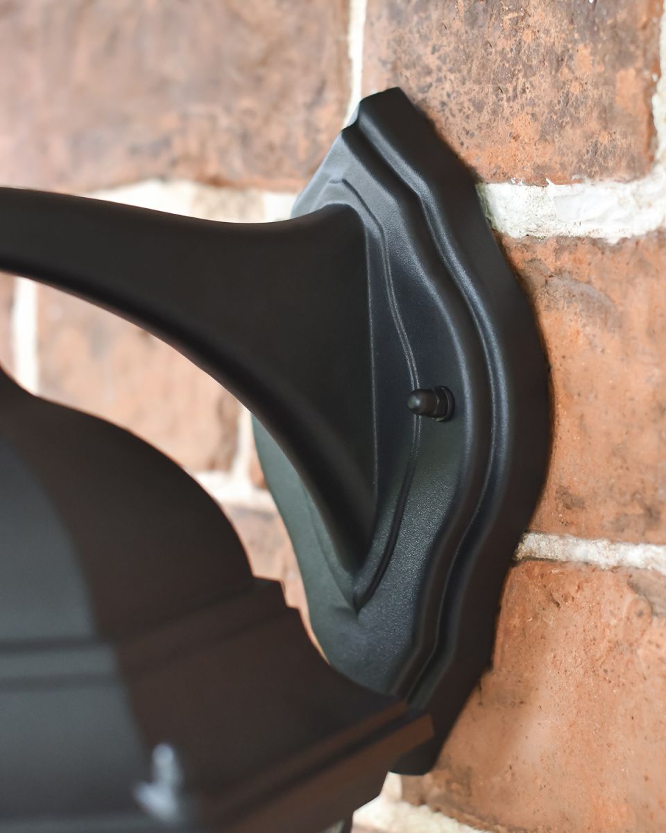 Close Up of the Hampton Traditional Wall Light Mounted on a Brick Wall Close Up of the Hampton Traditional Wall Light Mounted on a Brick Wall
