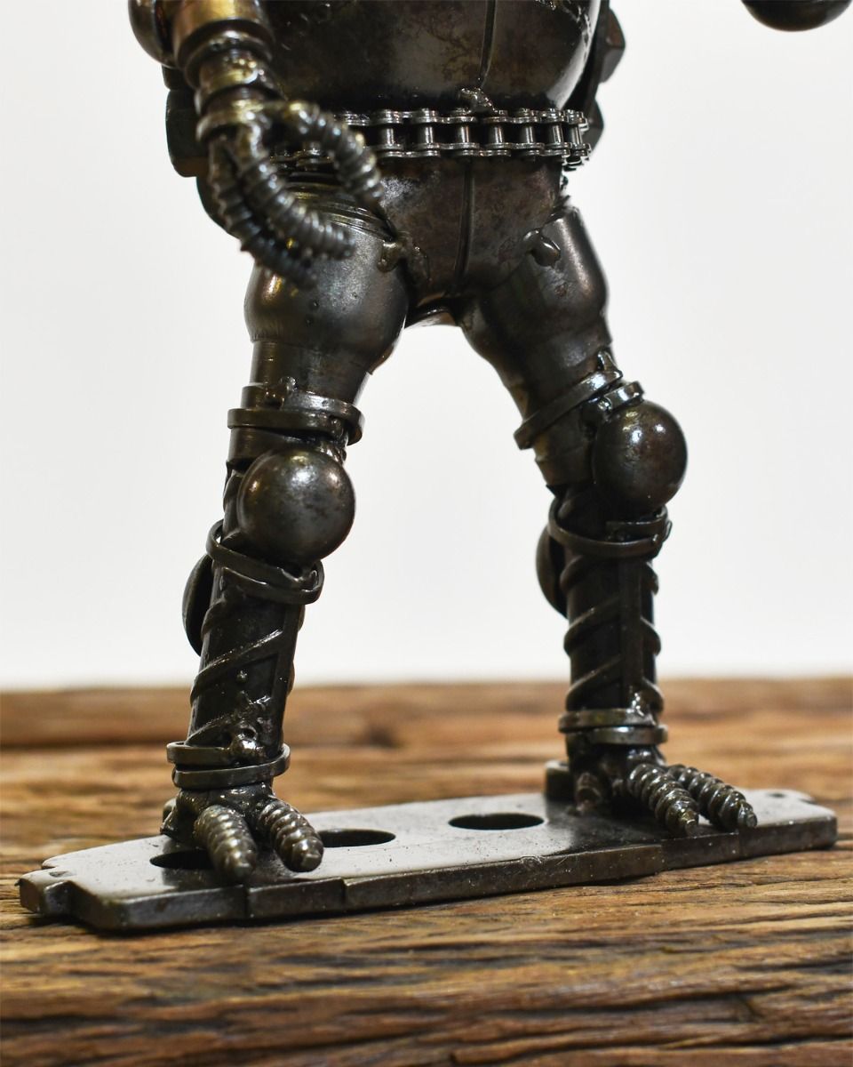 Close Up of Legs on Scrap Metal "Federico" Fighting Turtle Ornament 