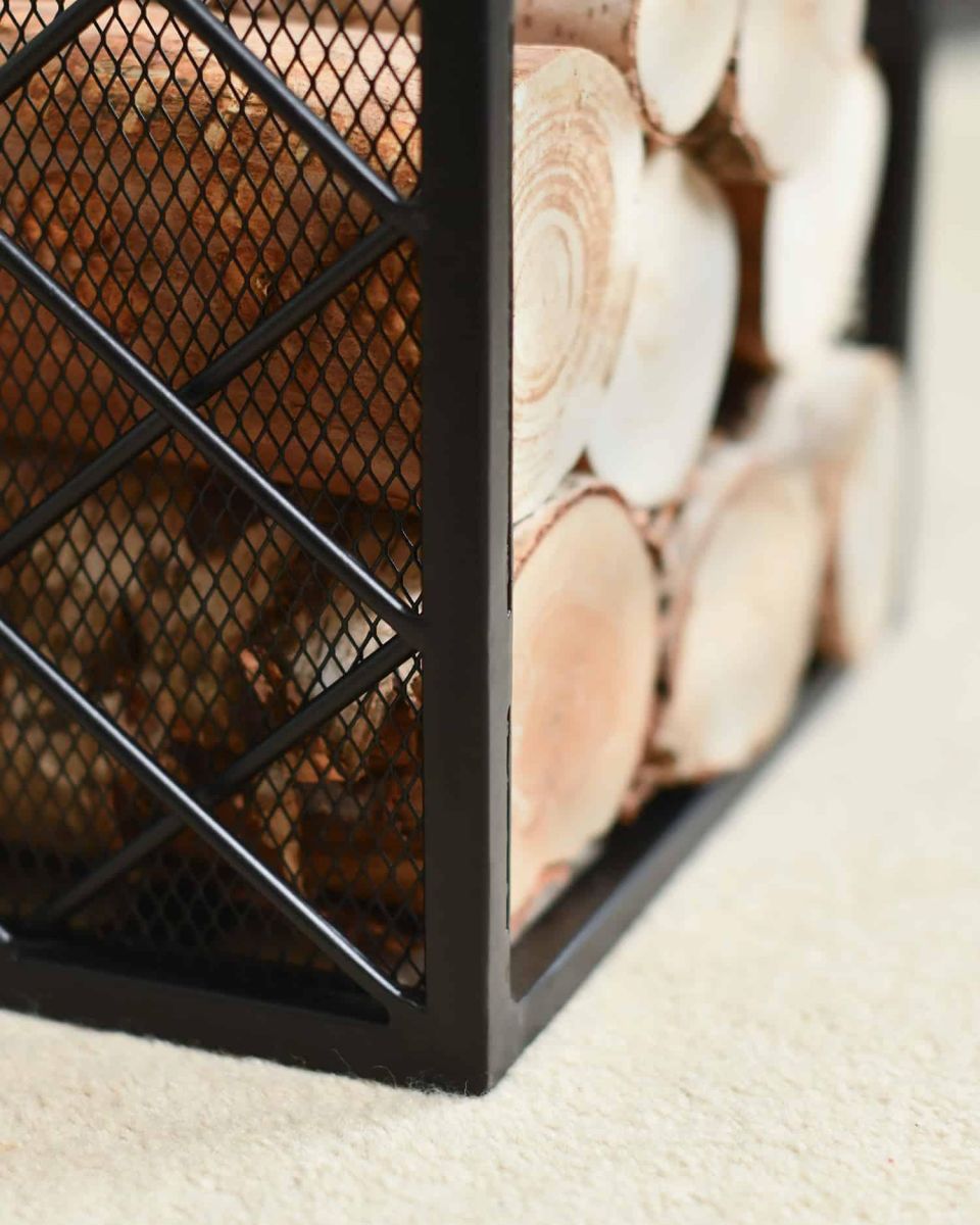 Close-Up of Crosshatch Pattern on Contemporary "Diamond" Design Log Holder