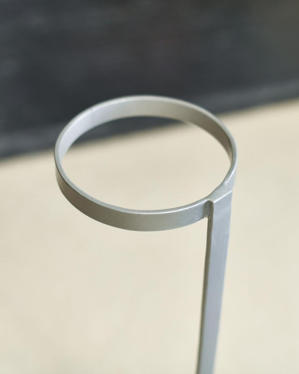 Close-Up of Contemporary Base Design