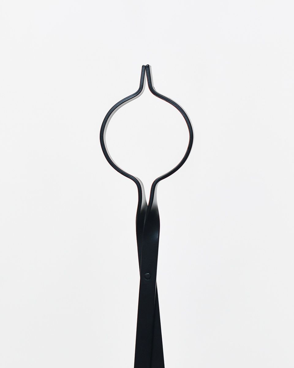 Close Up Of The Top Of The Contemporary Log Grab