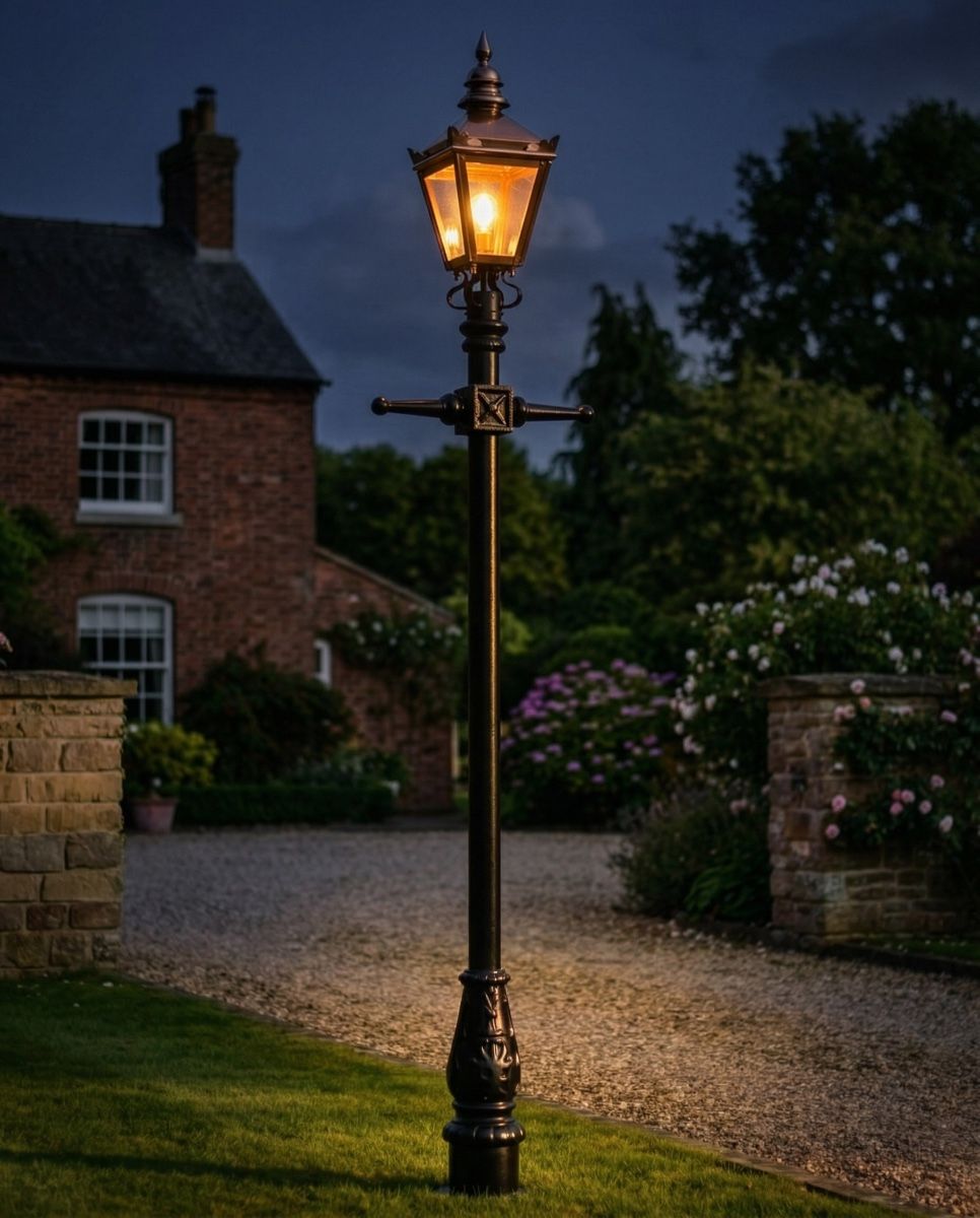 Copper Harrogate Lamp Post 2.25m night time digital illustration