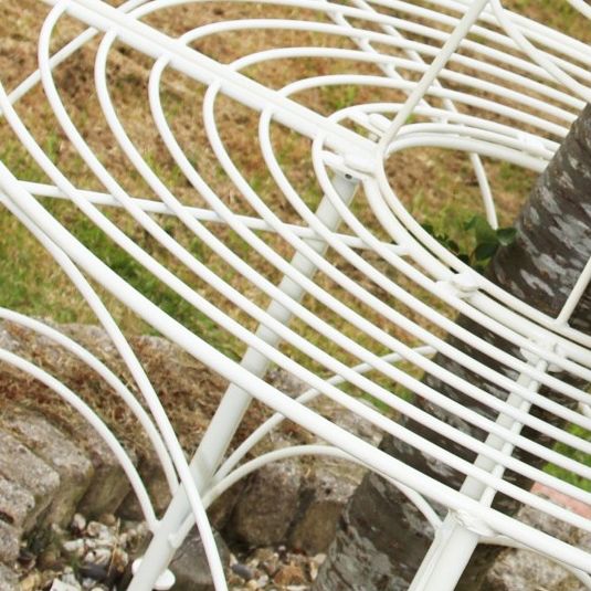 Close-up Of The Cream Finish On The "Pembrokeshire" Tree Seat