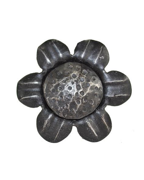 Daisy Design in the Door Stud Daisy Design in the Door Stud