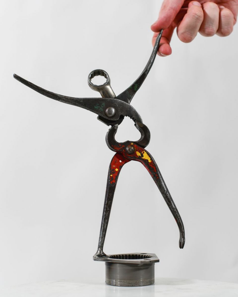 Scale image of Recycled Metal "Danzatrice" Sculpture Scale image of Recycled Metal "Danzatrice" Sculpture