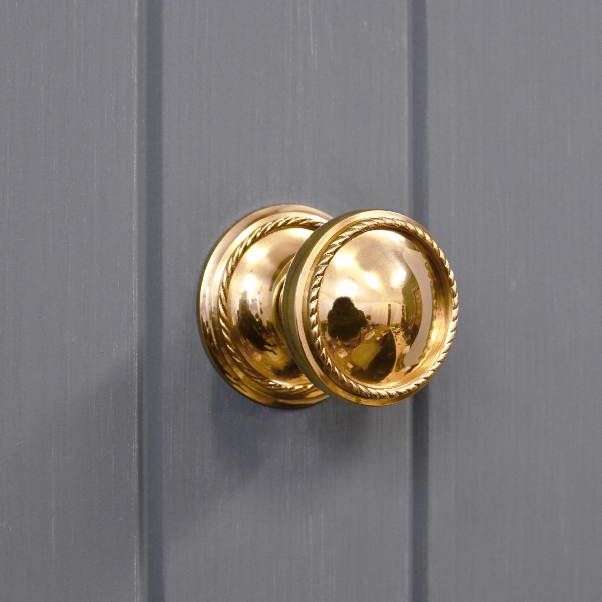 Polished Brass centre door knob Polished Brass centre door knob