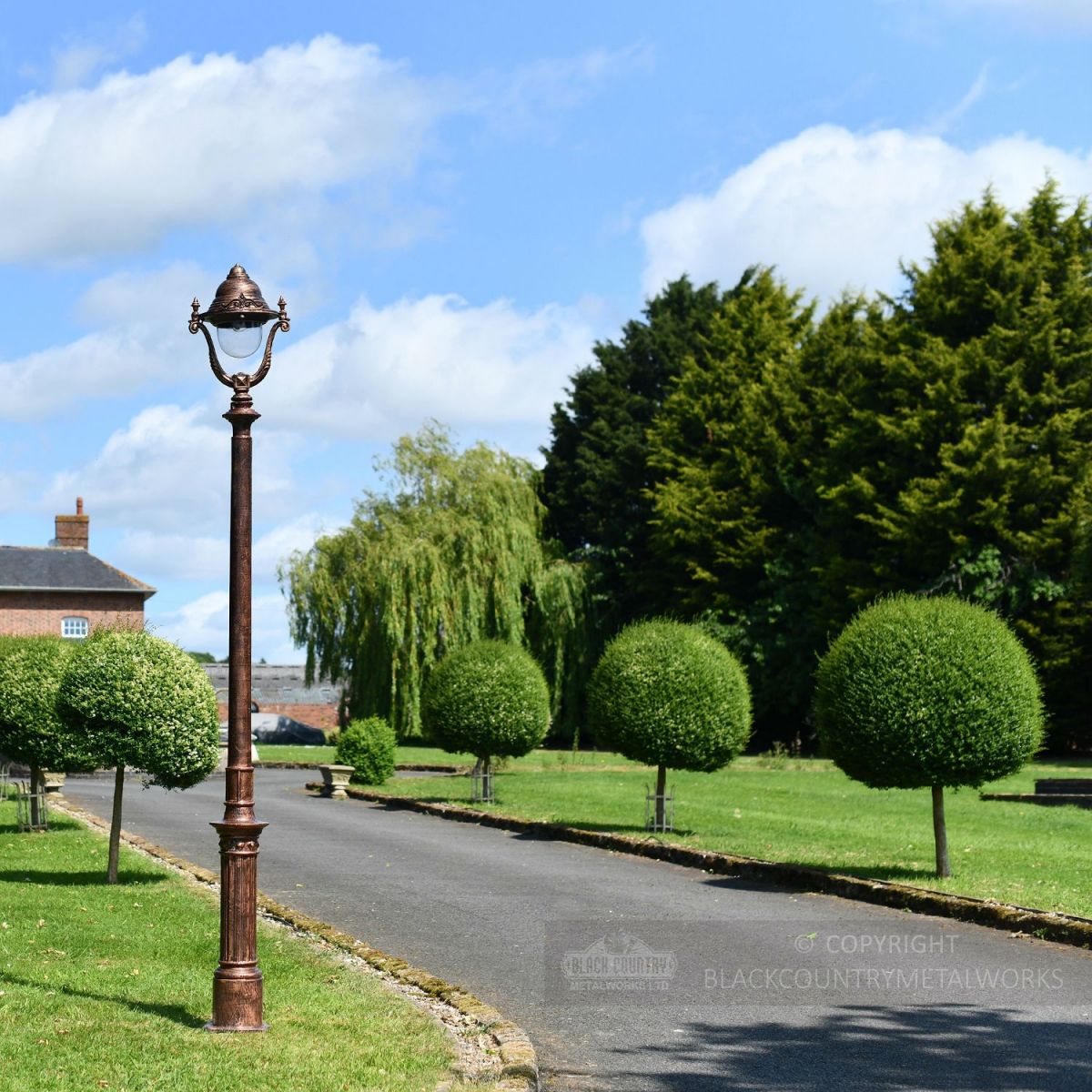 Deluxe Antique Copper Lamp Post