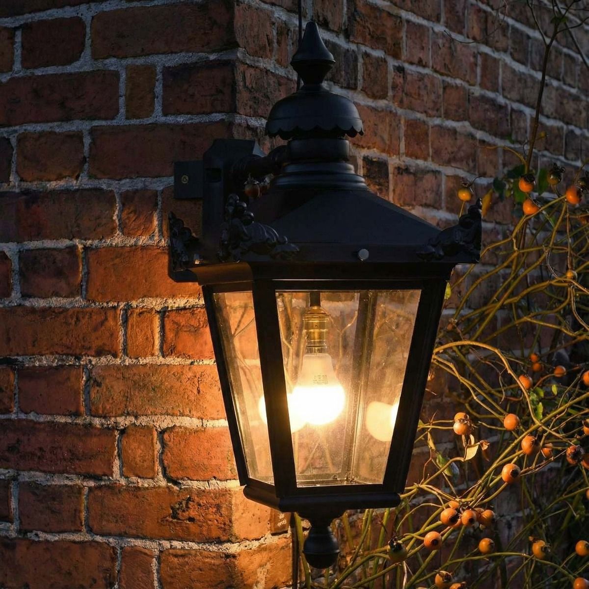 Digital Illustration of the Standard Victorian Top-Fix Corner Wall Lantern Illuminated at Night