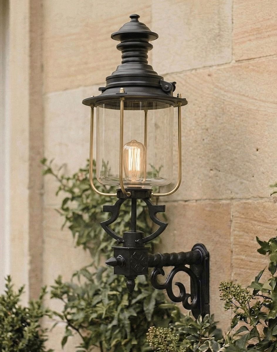 Digital Illustration of the 128 x 46cm Belgravia Lantern on a Royale Bracket Mounted on a Sandstone Brick Building