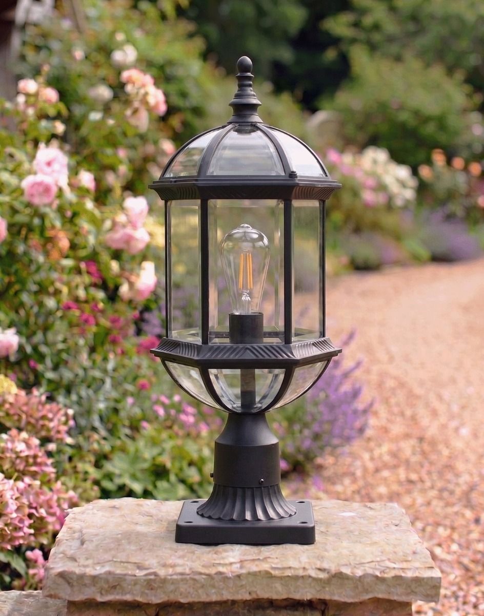 Digital Illustration of the "Chichester" Traditional Pillar Light Mounted on a Stone Garden Pillar Viewed Face on
