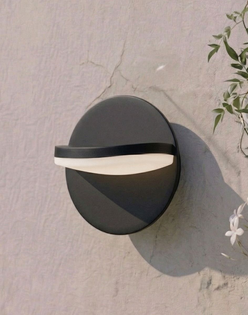 Digital Illustration of the "Alverton" Aluminium Garden Wall Light Mounted on a White Coloured Outside Wall