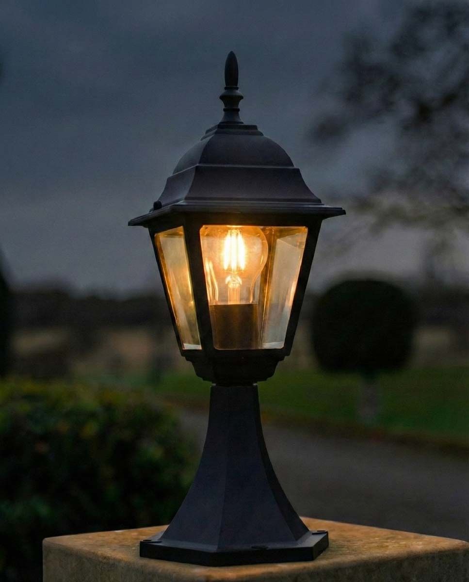 Digital Illustration of the "Chelsea" Black Traditional Pillar Light Illuminated at Night