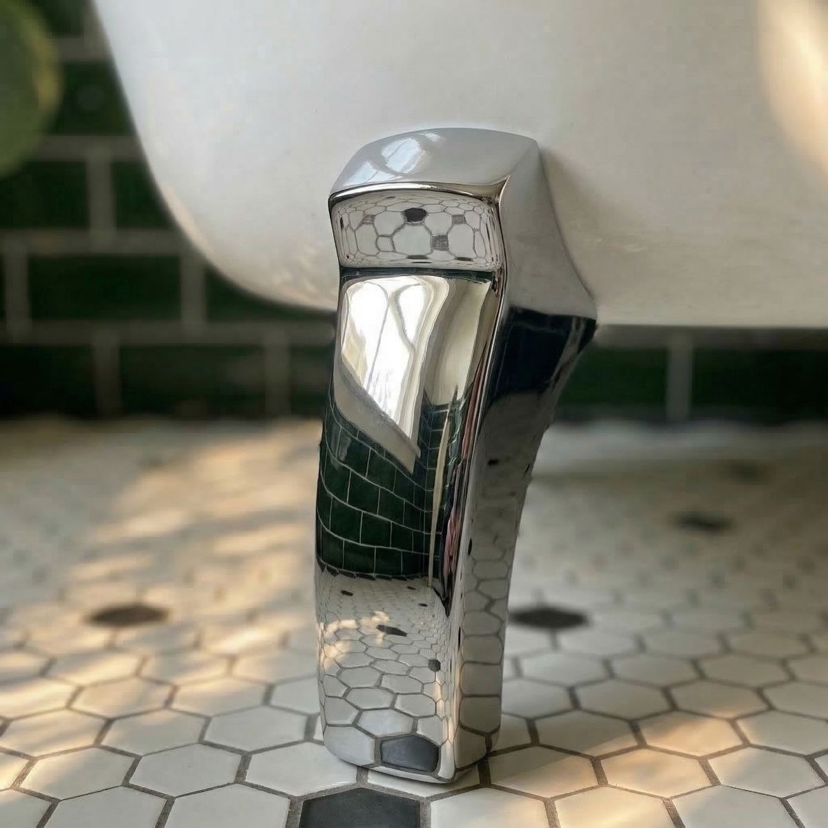 Digital Illustration of the Contemporary Slimline Bath Feet in a Bathroom Setting